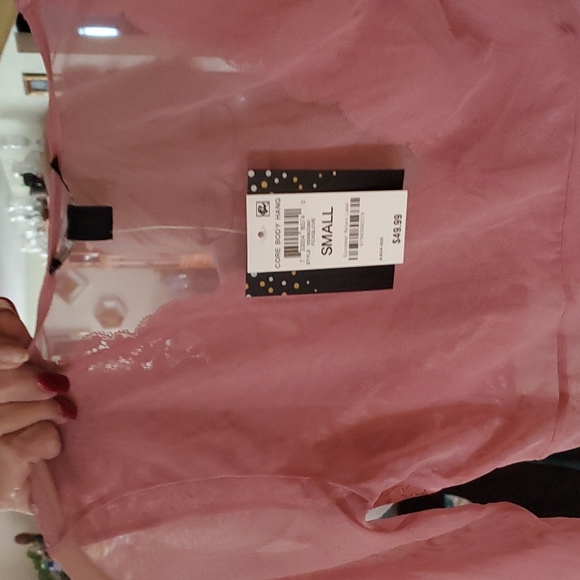 BNWT laceBodysuit ,3 easy to reach snaps closed - Picture 3 of 8